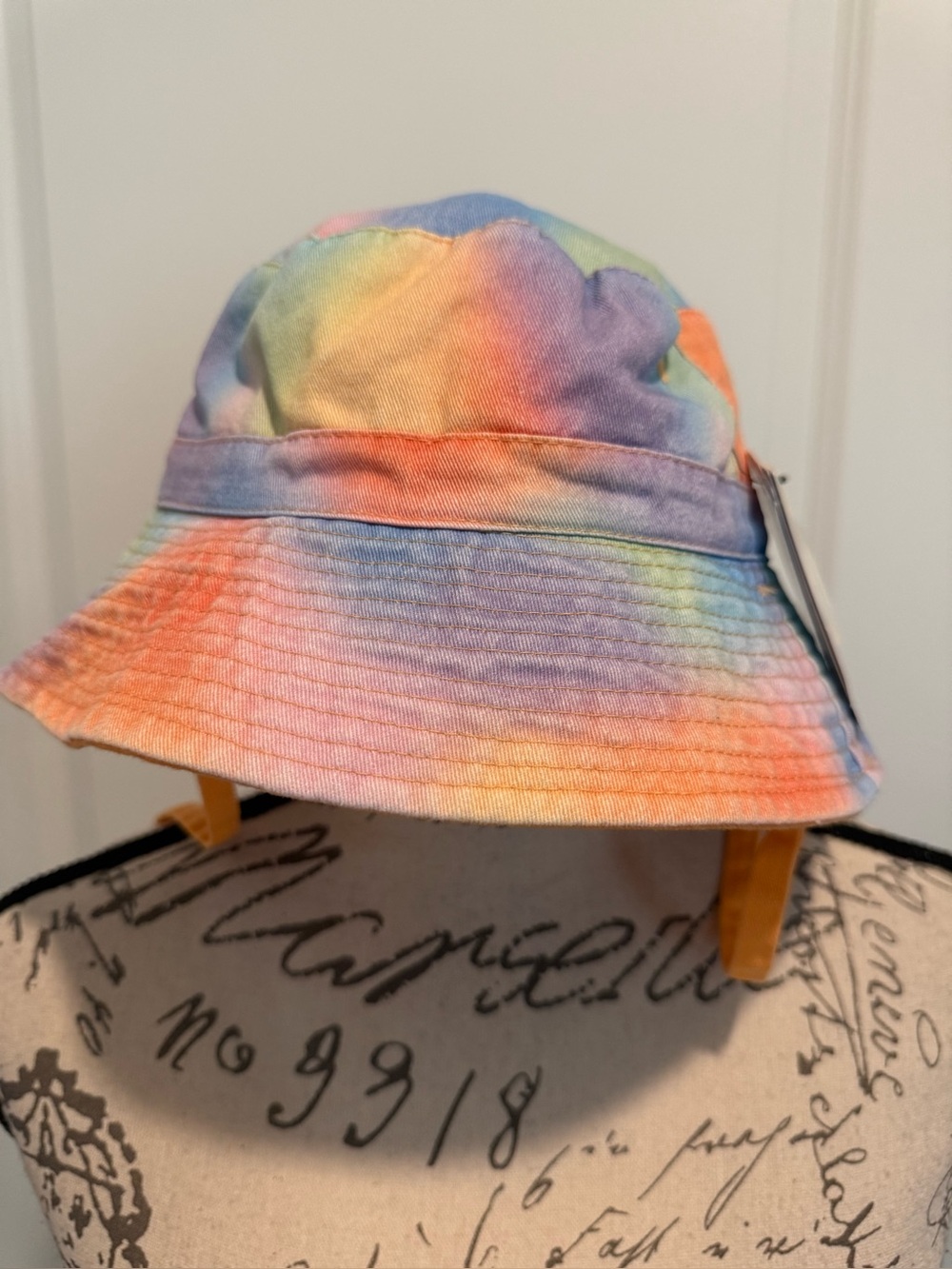 NWT Cotton On Kids Rainbow Tie-Dye Reversible Bucket Hat